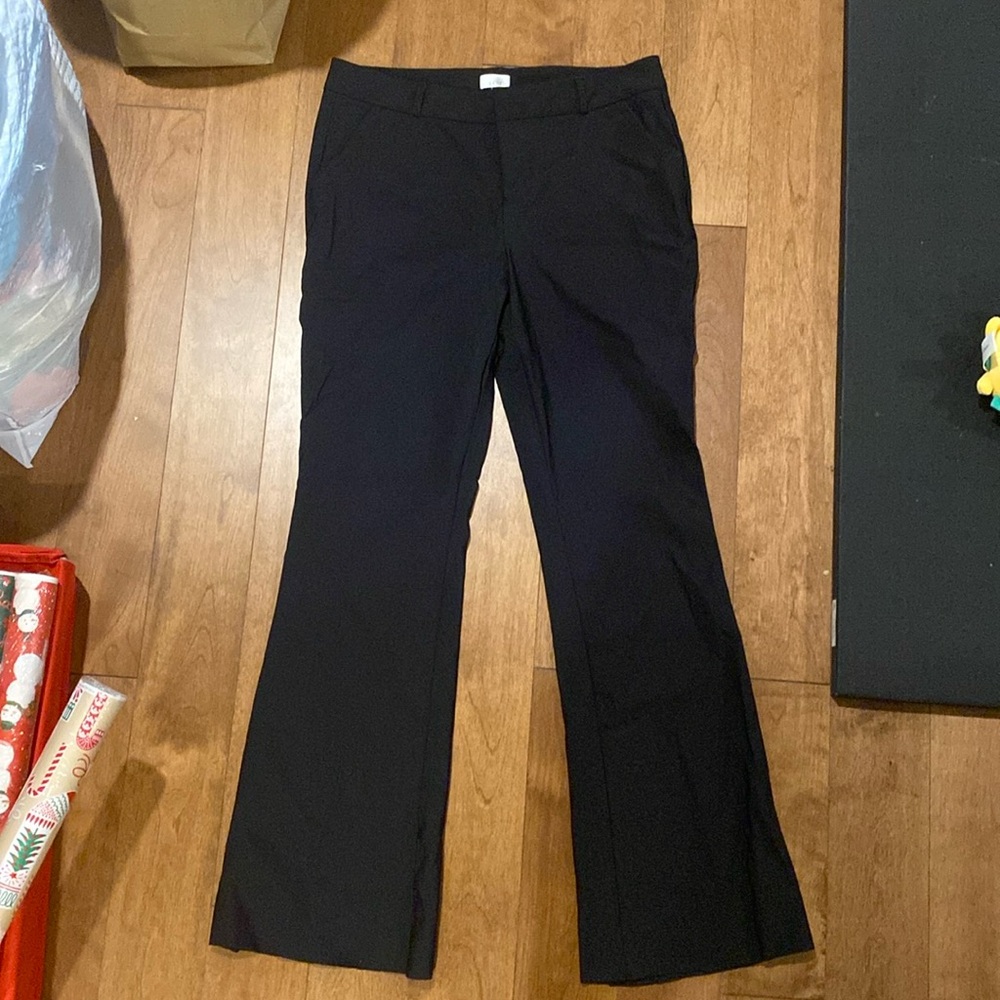 Ecru black trousers flare